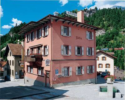 Hotel Raetia Tiefencastel Exterior foto